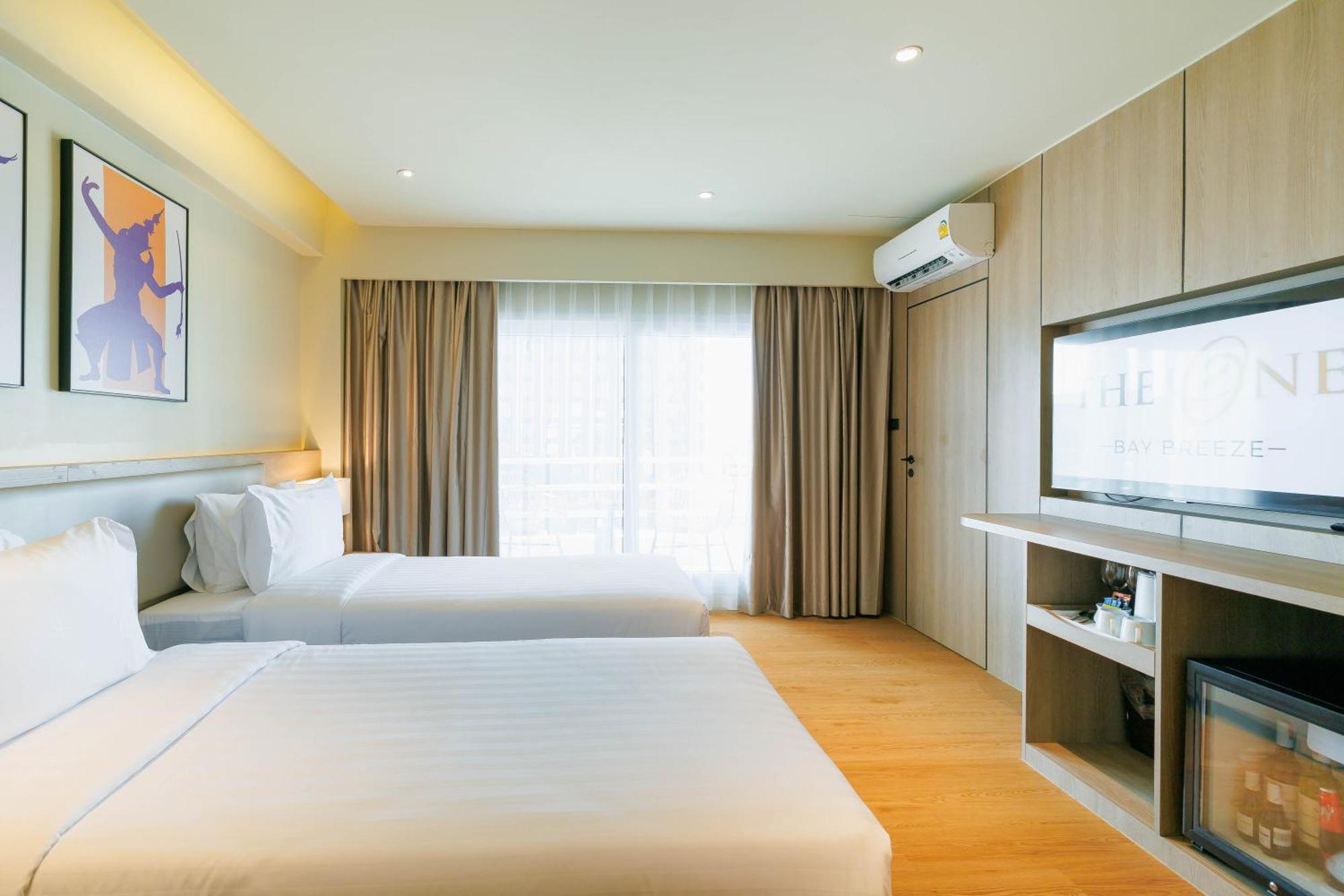 The One Bay Breeze Hotel Патая Екстериор снимка