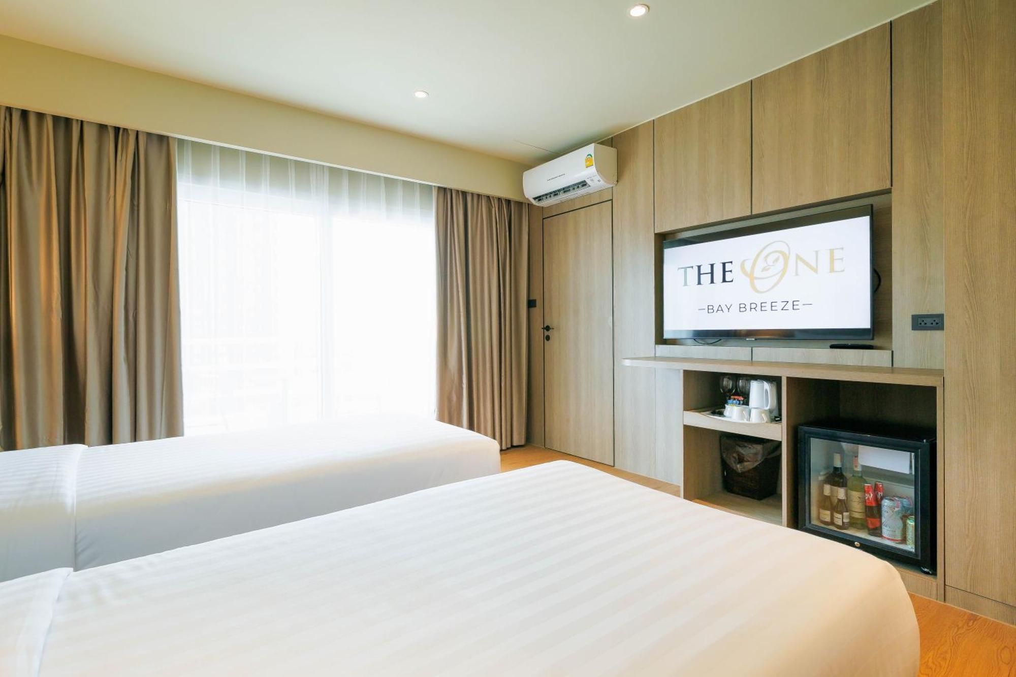 The One Bay Breeze Hotel Патая Екстериор снимка