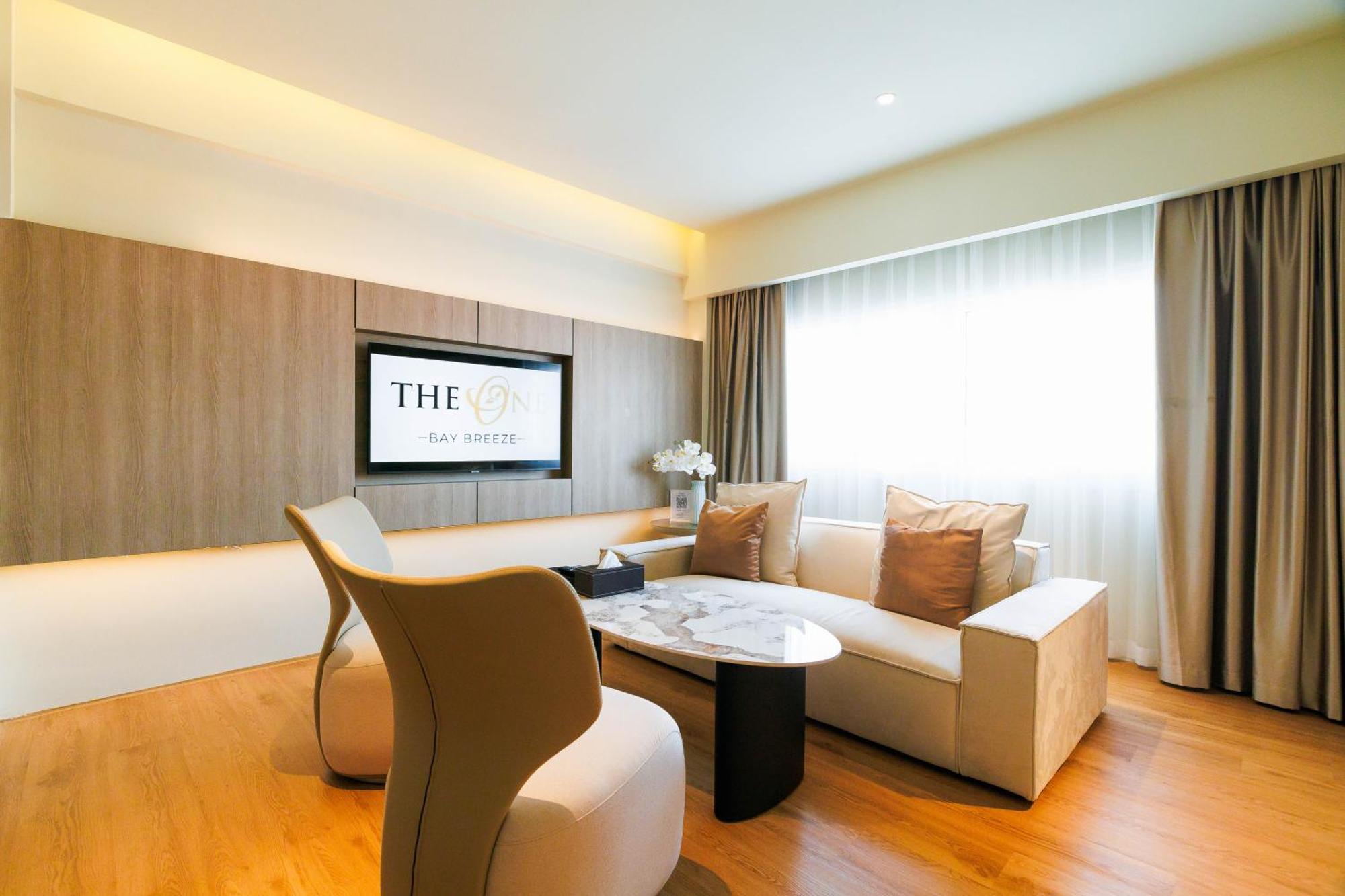 The One Bay Breeze Hotel Патая Екстериор снимка